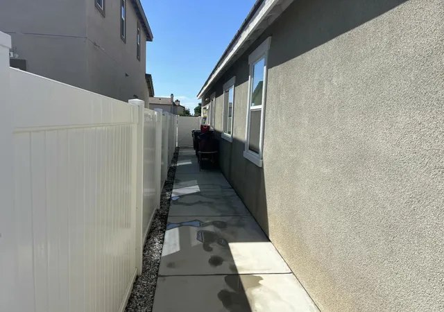 Photo 3 of Single family home for sale at 426 E Orchard St, Rialto, CA 92376 | MLS# 219139934DA | Listing updated on 2026-10-05