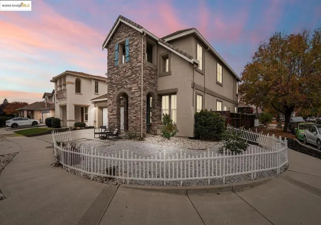 Photo 2 of Sale Pending at 2474 Grant St, Brentwood, CA 94513 | MLS# 41119173 | Listing updated on 2026-02-04