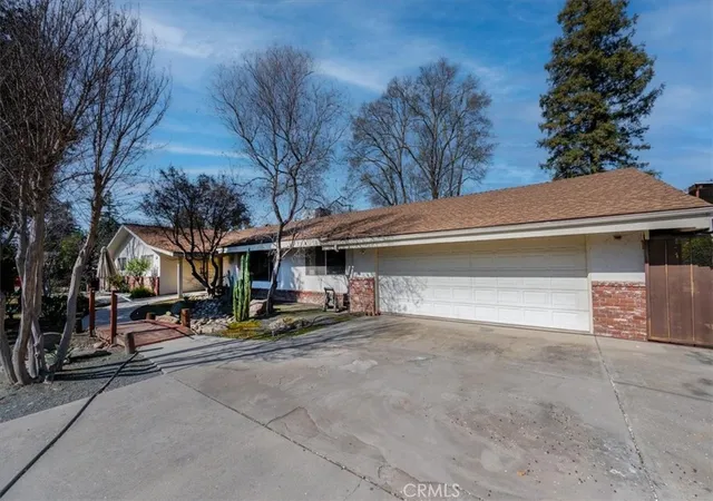 Homes for sale in Fresno, CA | 5867 E Club View, Fresno, CA 93727 | MLS# FR25275490