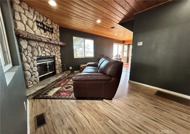 Photo 4 of House for sale at 25515 True, Twin Peaks, CA 92391 | MLS# IG25268893 | Listing updated on 2026-10-01