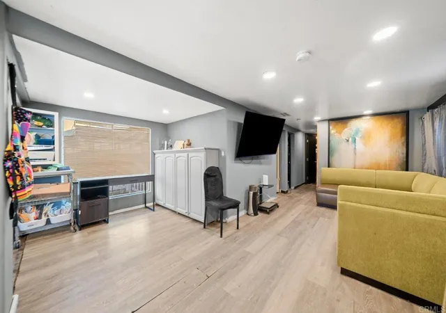 Photo 4 of Sale Pending at 100 Woodlawn Ave #SPC95, Chula Vista, CA 91910 | MLS# PTP2509139 | Listing updated on 2026-06-14
