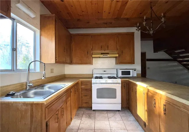 4th image of 32795 Fox, Arrowbear, CA 92308 | MLS# IG25275712