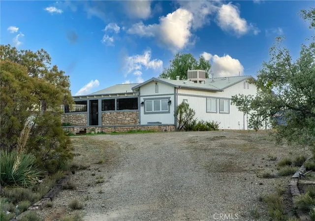 Photo 3 of Manufactured home for sale at 44270 Arya Ct, Anza, CA 92539 | MLS# SW25276143 | Listing updated on 2026-06-15