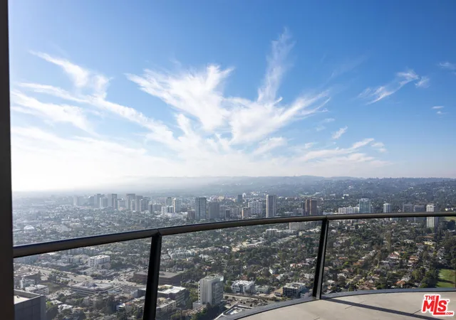 5th image of 211 W Elm Ct #11E, Los Angeles, CA 90067 | MLS# 25628615