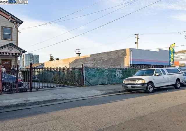 4th image of 1041 7th Ave, Oakland, CA 94606 | MLS# 41119255