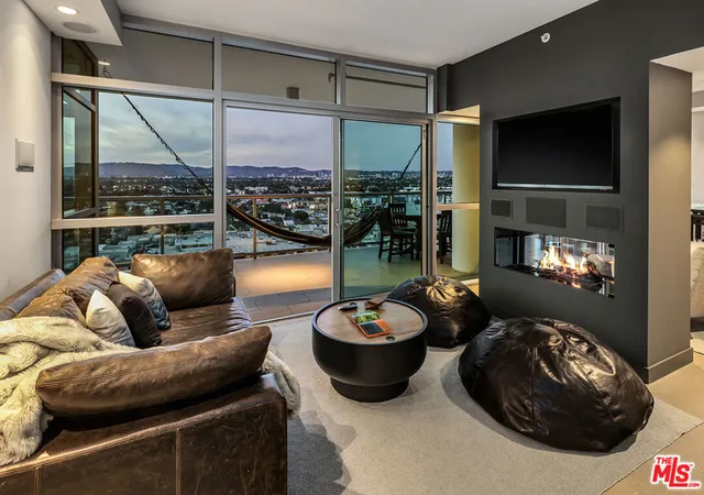 2nd image of 13700 Marina Pointe Dr #1620, Marina Del Rey, CA 90292 | MLS# 25628241