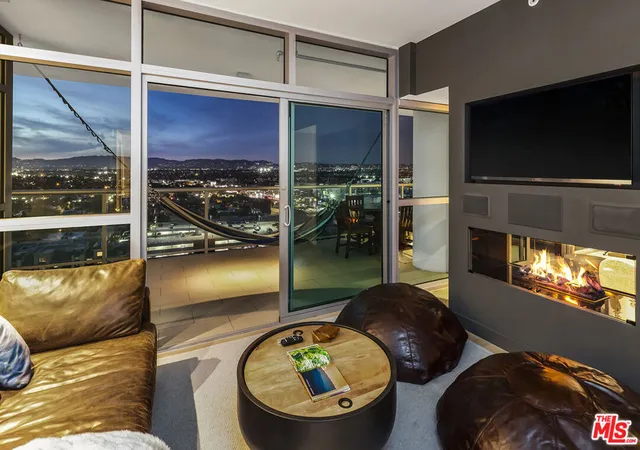 3rd image of 13700 Marina Pointe Dr #1620, Marina Del Rey, CA 90292 | MLS# 25628241