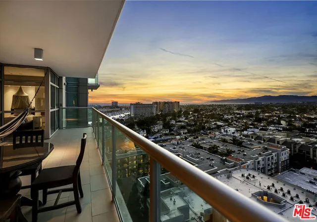 4th image of 13700 Marina Pointe Dr #1620, Marina Del Rey, CA 90292 | MLS# 25628241