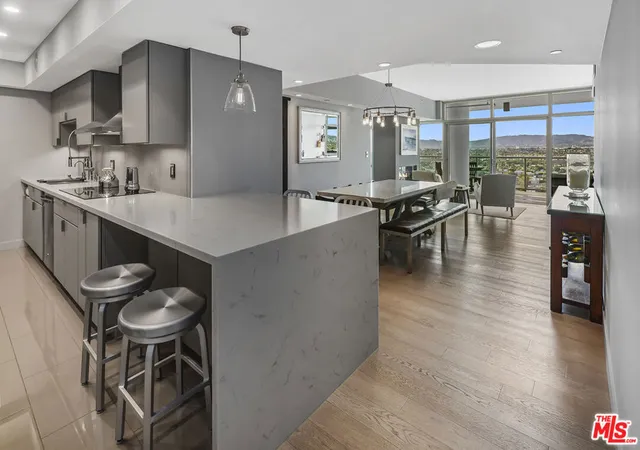 5th image of 13700 Marina Pointe Dr #1620, Marina Del Rey, CA 90292 | MLS# 25628241