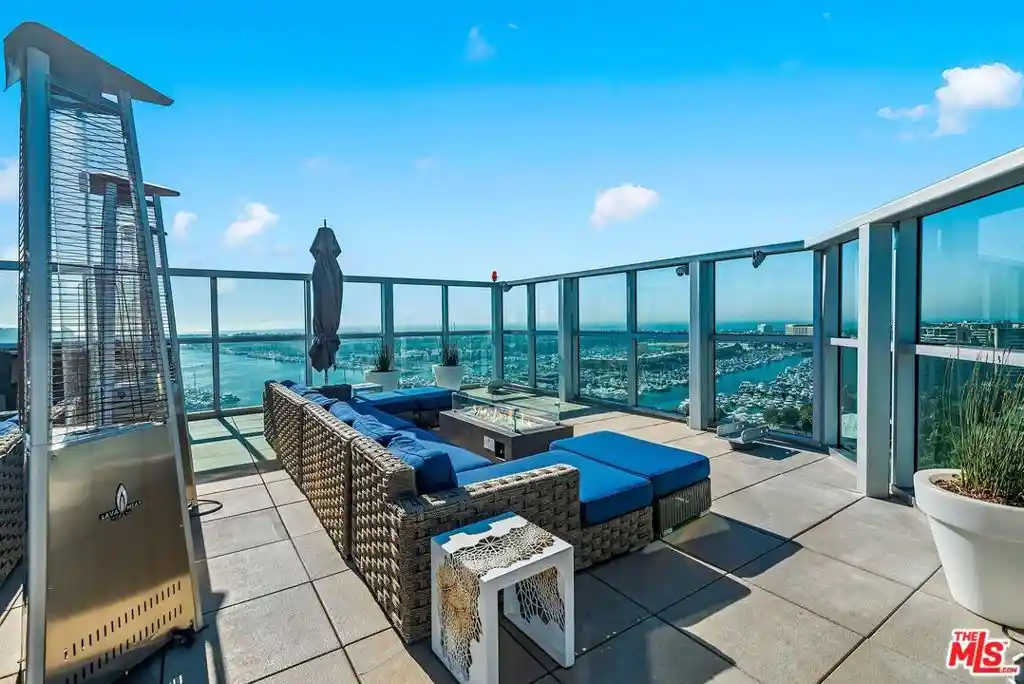 Listing Photo 75 - Condo for sale in 13700 Marina Pointe Dr located at 13700 Marina Pointe Dr, Marina Del Rey, CA 90292 - Unit #1620
