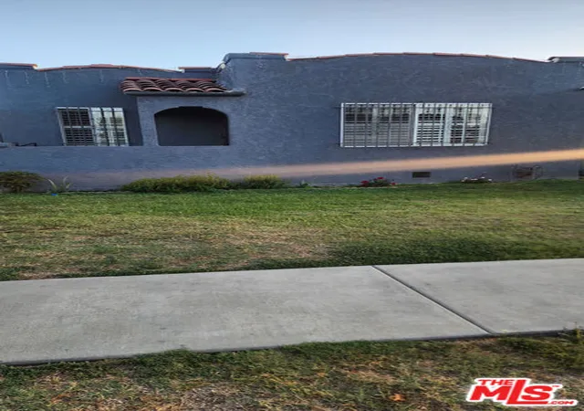 2nd image of 742 E 84th Pl, Los Angeles, CA 90001 | MLS# 25628899