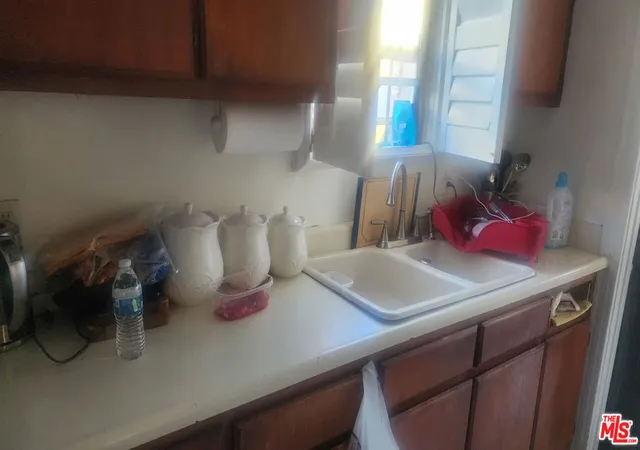 4th image of 742 E 84Th Pl, Los Angeles, CA 90001 | MLS# 25628899