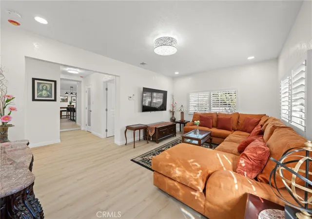 5th image of 13533 Terra Bella, Pacoima, CA 91331 | MLS# SR25276610