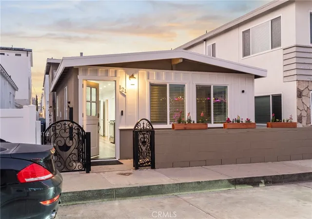 Homes for sale in Newport Beach, CA | 121 25th, Newport Beach, CA 92663 | MLS# PW25276663