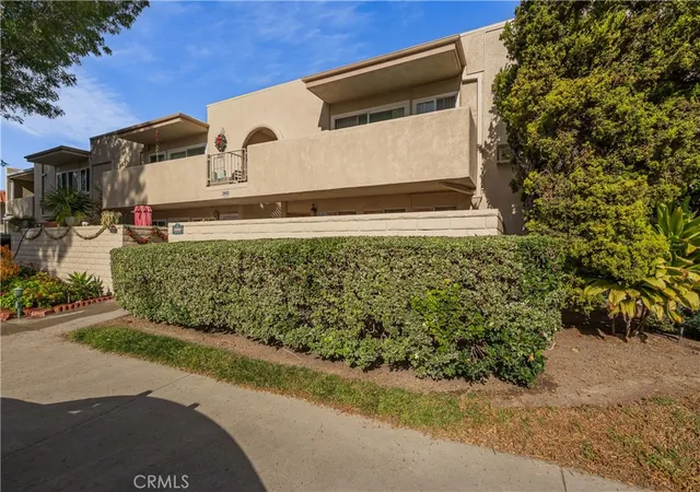 Homes for sale in Laguna Woods, CA | 2103 Ronda Granada #B, Laguna Woods, CA 92653 | MLS# PW25276310