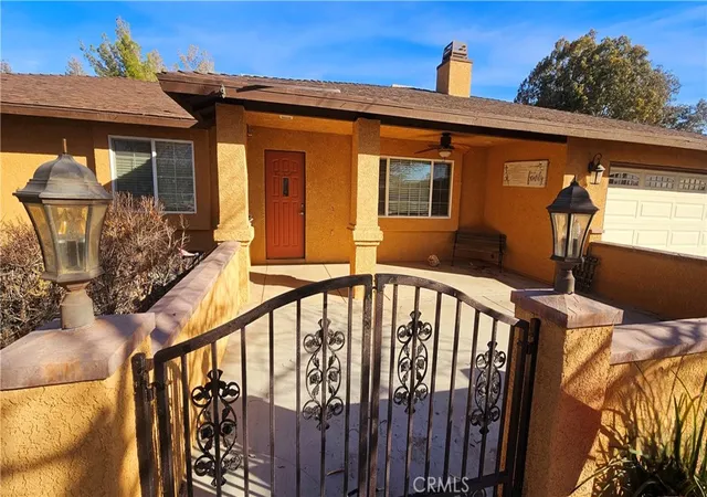3rd image of 13367 Apple Blossom Ln, Apple Valley, CA 92308 | MLS# CV25276757