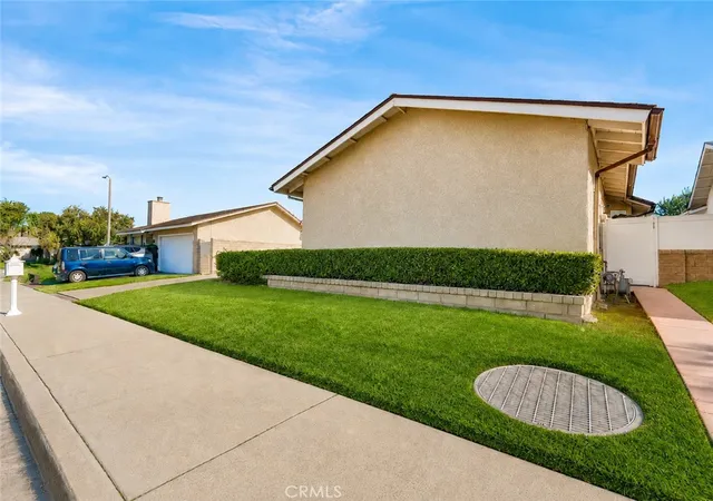 Photo 1 of Single family home for sale at 25790 Parada, Valencia, CA 91355 | MLS# SR25276806 | Listing updated on 2026-10-04