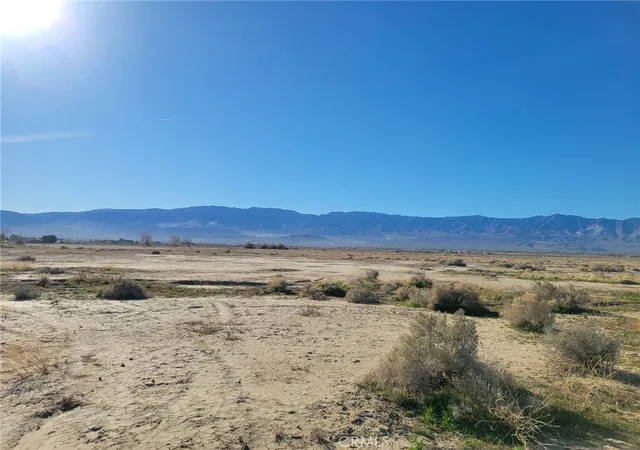 Homes for sale in Lucerne Valley, CA | 0 Locust, Lucerne Valley, CA 92356 | MLS# HD25266588