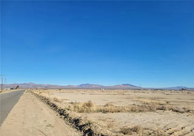 Homes for sale in Lucerne Valley, CA | 0 Locust, Lucerne Valley, CA 92356 | MLS# HD25266588