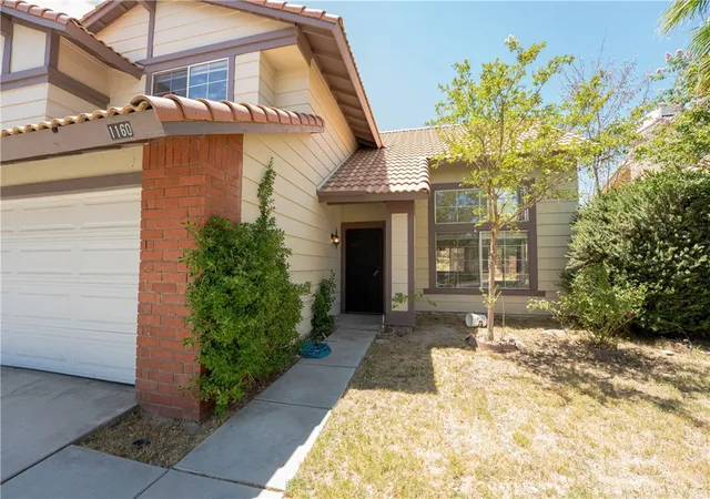 4th image of 1160 Garnet, Palmdale, CA 93550 | MLS# SR25277127