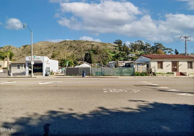 Photo 2 of Land for sale at 320 N Ventura Ave, Ventura, CA 93001 | MLS# V1-33786 | Listing updated on 2026-09-19