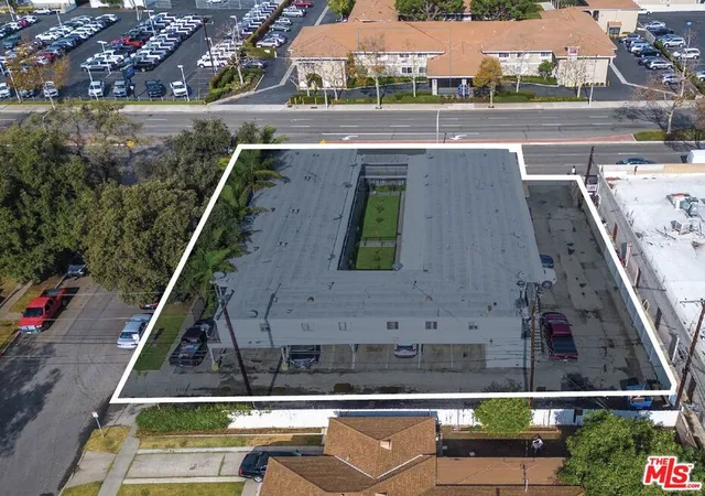 Photo 2 of Multi family home for sale at 902 E 17th Street, Santa Ana, CA 92701 | MLS# 25629401 | Listing updated on 2026-07-09
