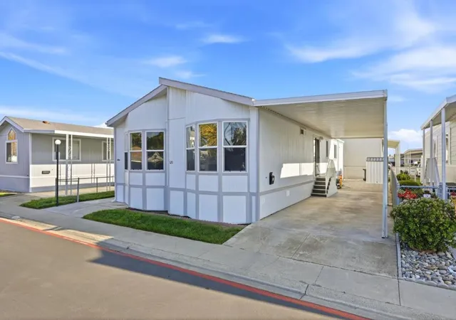 2nd image of 1358 Old Oakland Rd #120, San Jose, CA 95112 | MLS# ML82029628
