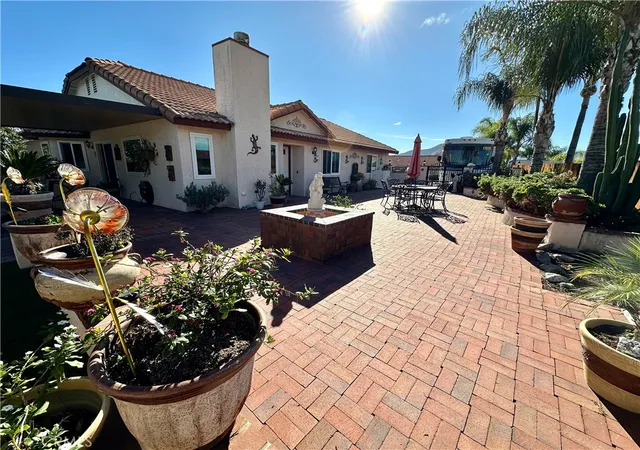 4th image of 23856 Outrigger, Canyon Lake, CA 92587 | MLS# OC25276751
