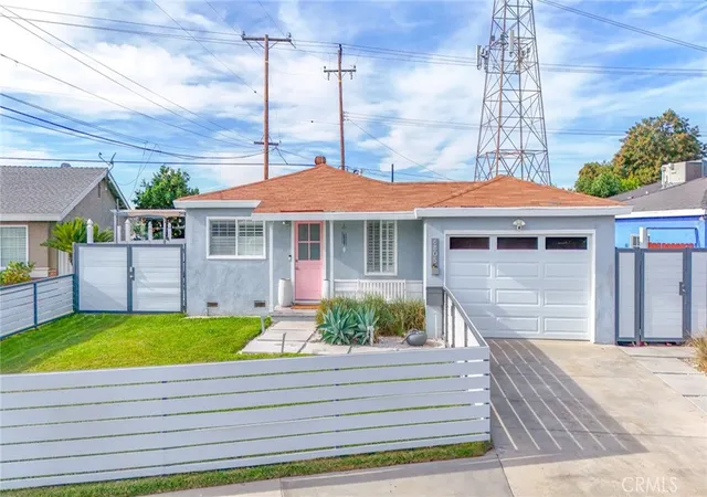 Homes for sale in Whittier, CA | 6805 Pioneer, Whittier, CA 90606 | MLS# DW25277852