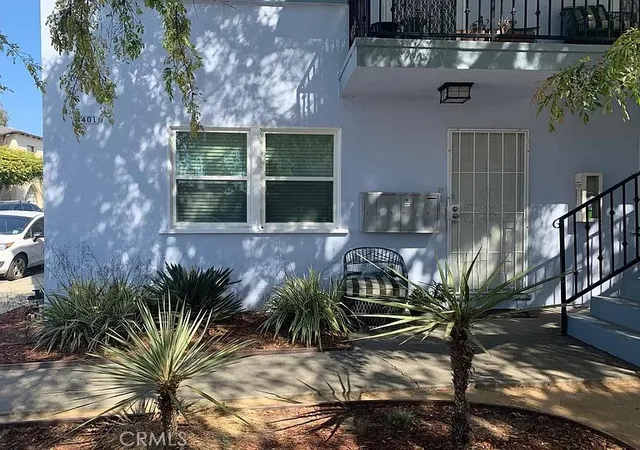 Photo 4 of House for sale at 4401 E Division St, Long Beach, CA 90803 | MLS# SB25278411 | Listing updated on 2026-06-17