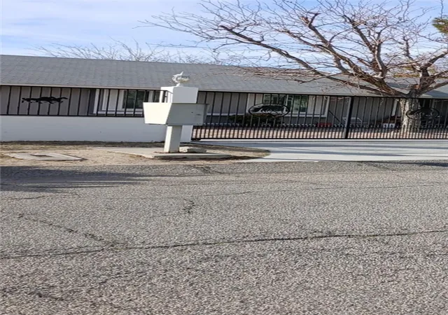3rd image of 40531 176Th E, Lancaster, CA 93535 | MLS# SR25279094