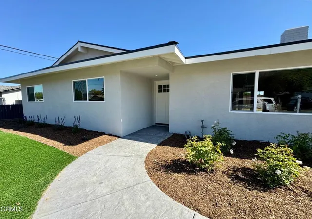 Photo 2 of Single family home for sale at 3410 Frankie Dr, Newbury Park, CA 91320 | MLS# V1-33824 | Listing updated on 2026-01-30