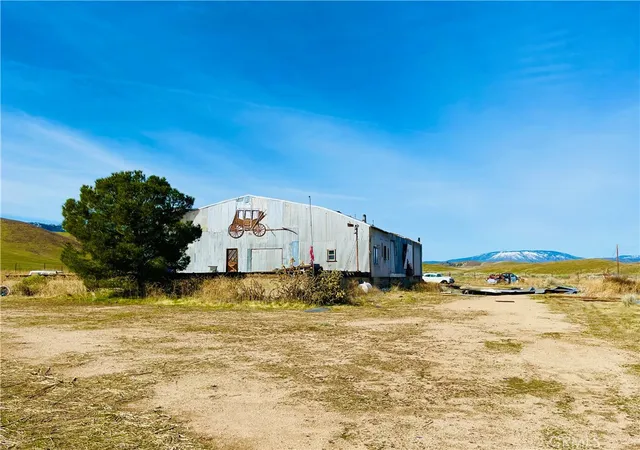 Homes for sale in Lake Hughes, CA | 49357 W Avenue D, Lake Hughes, CA 93536 | MLS# SR25279210