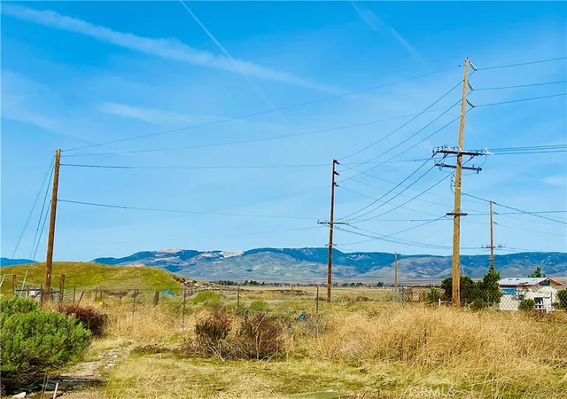 Homes for sale in Lake Hughes, CA | 49357 W Avenue D, Lake Hughes, CA 93536 | MLS# SR25279210