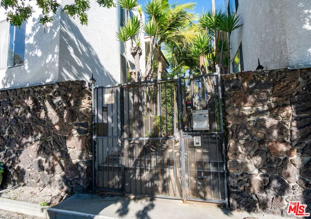 Homes for sale in Santa Monica, CA | 1243 12Th St, Santa Monica, CA 90401 | MLS# 25630313