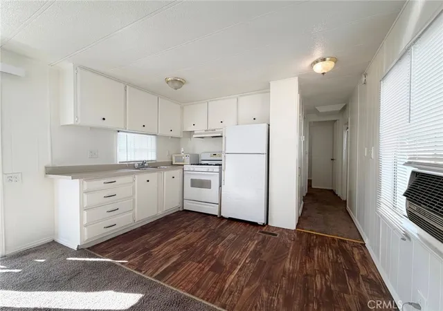 Photo 3 of Manufactured home for sale at 70210 Highway 111 #44, Rancho Mirage, CA 92270 | MLS# OC25279433 | Listing updated on 2026-02-13