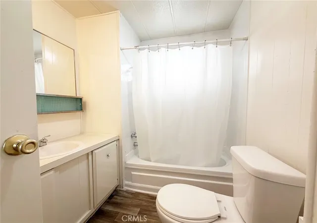 Photo 3 of Manufactured home for sale at 70210 Highway 111 #44, Rancho Mirage, CA 92270 | MLS# OC25279433 | Listing updated on 2026-02-13
