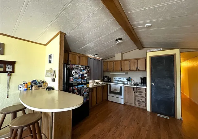 Photo 4 of Manufactured home for sale at 120 Thunderhead 1, Needles, CA 92363 | MLS# HD25279575 | Listing updated on 2026-06-15