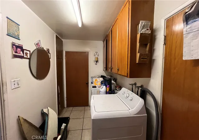5th image of 3013 Halldale Ave, Los Angeles, CA 90018 | MLS# DW25279578