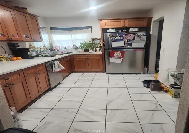 Photo 3 of Sale Pending at 336 Pallesi, Barstow, CA 92311 | MLS# DW25279689 | Listing updated on 2026-08-31