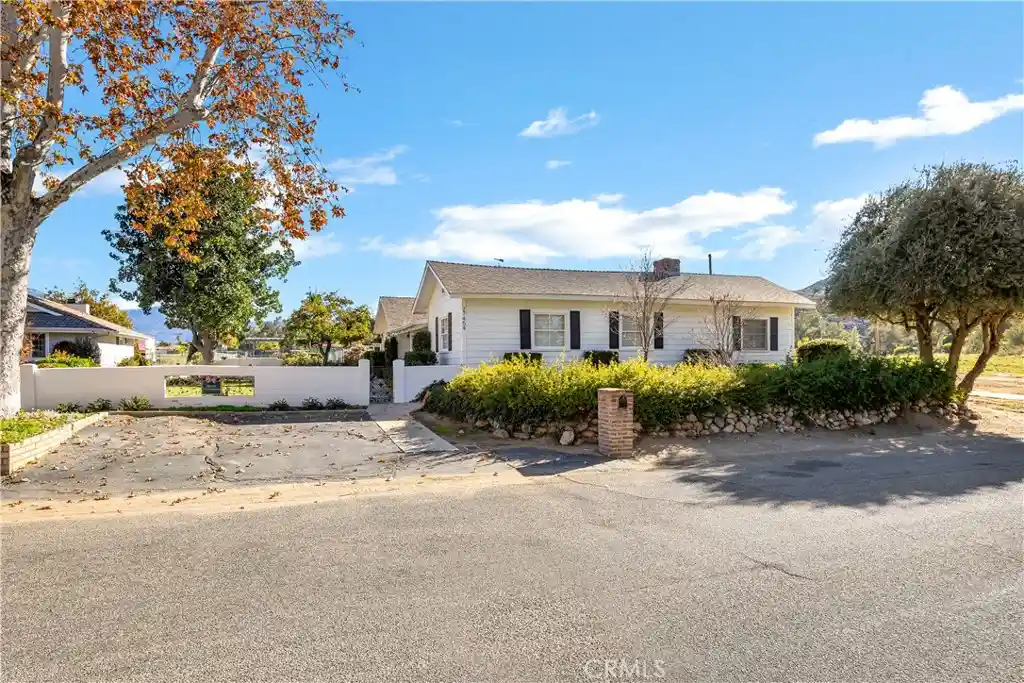 Photo 1 of Single family home for sale at 27454 Hemet, Hemet, CA 92544 | MLS# SW25280010 | Listing updated on 2026-07-07