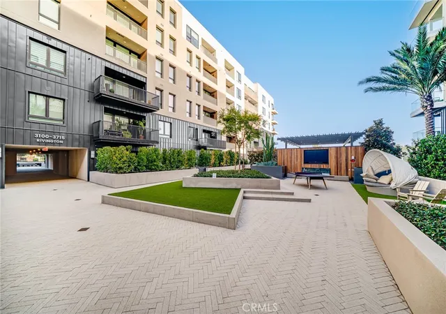 Listing Photo 2 - Condo for sale in building located at 2202 Rivington, Irvine, CA 92612 - Unit #