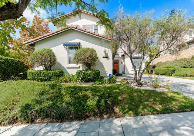 2nd image of 3751 N Hollingsworth Rd, Altadena, CA 91001 | MLS# P1-25251