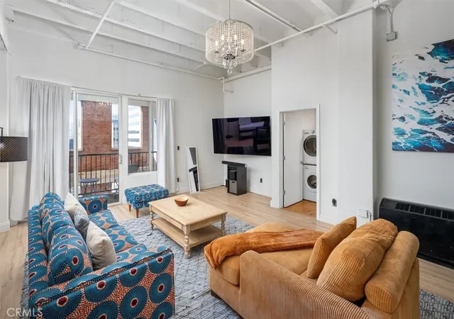 3rd image of 312 W 5Th #907, Los Angeles, CA 90013 | MLS# SR25279372
