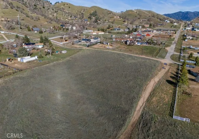 Photo 3 of Land for sale at 0 Mariposa Ave, Tehachapi, CA 93561 | MLS# PW25279683 | Listing updated on 2026-01-06