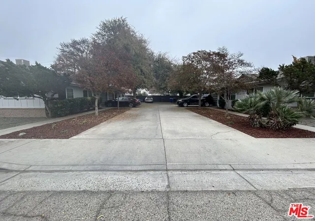 1st image of 36 N G St, Porterville, CA 93257 | MLS# 25629117