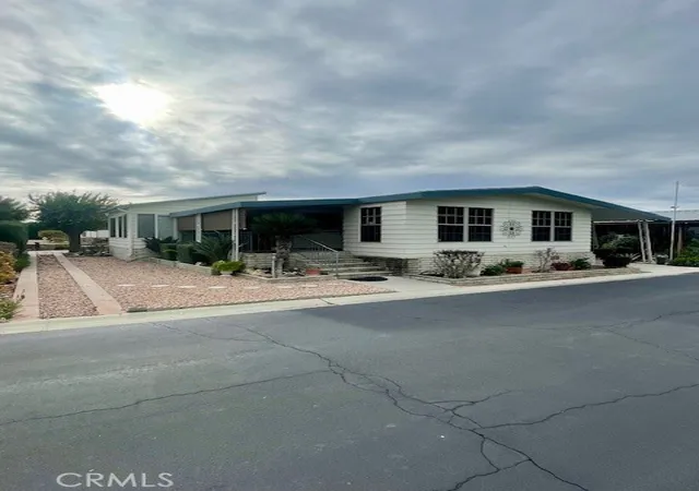 Photo 3 of Manufactured home for sale at 2230 Lake Park Dr #153, San Jacinto, CA 92583 | MLS# OC25281228 | Listing updated on 2026-04-22