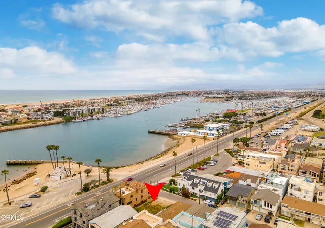 3rd image of 274 Sunset Dr, Oxnard, CA 93035 | MLS# V1-33863