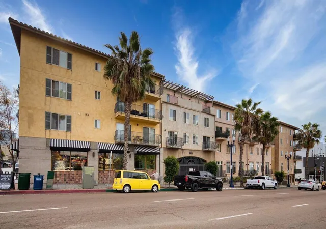 Photo 1 of Sale Pending at 801 W Hawthorn St #203, San Diego, CA 92101 | MLS# 250046224SD | Listing updated on 2026-02-27