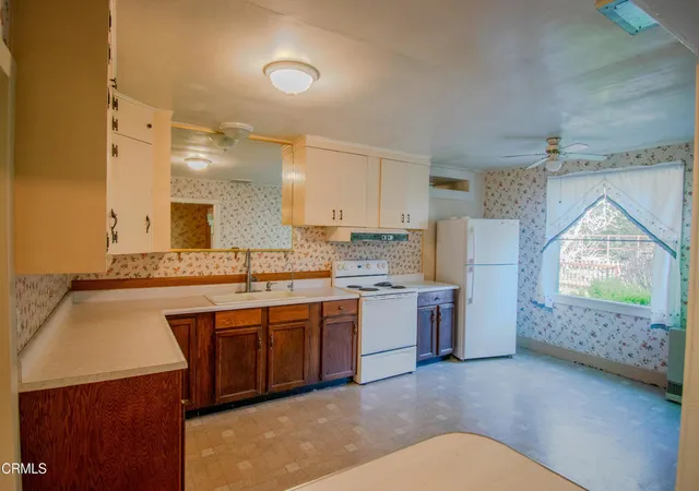 4th image of 21420 S Petaluma Ave, Fort Bragg, CA 95437 | MLS# C1-11226